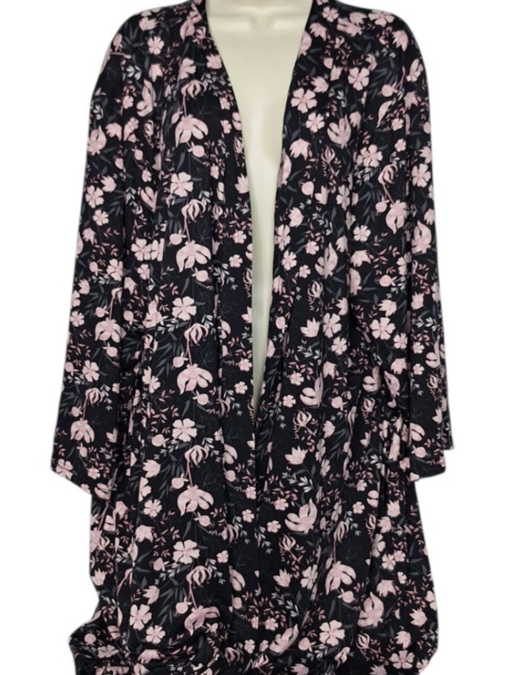 Thalia Sodi Black & Pink Floral Kimono Robe and nightgown. Perfect condition.